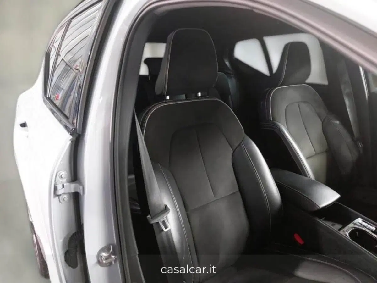 Volvo XC40 usata a Salerno (10)