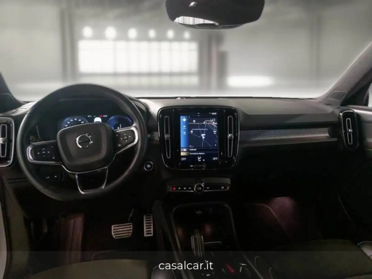 Volvo XC40 usata a Salerno (7)