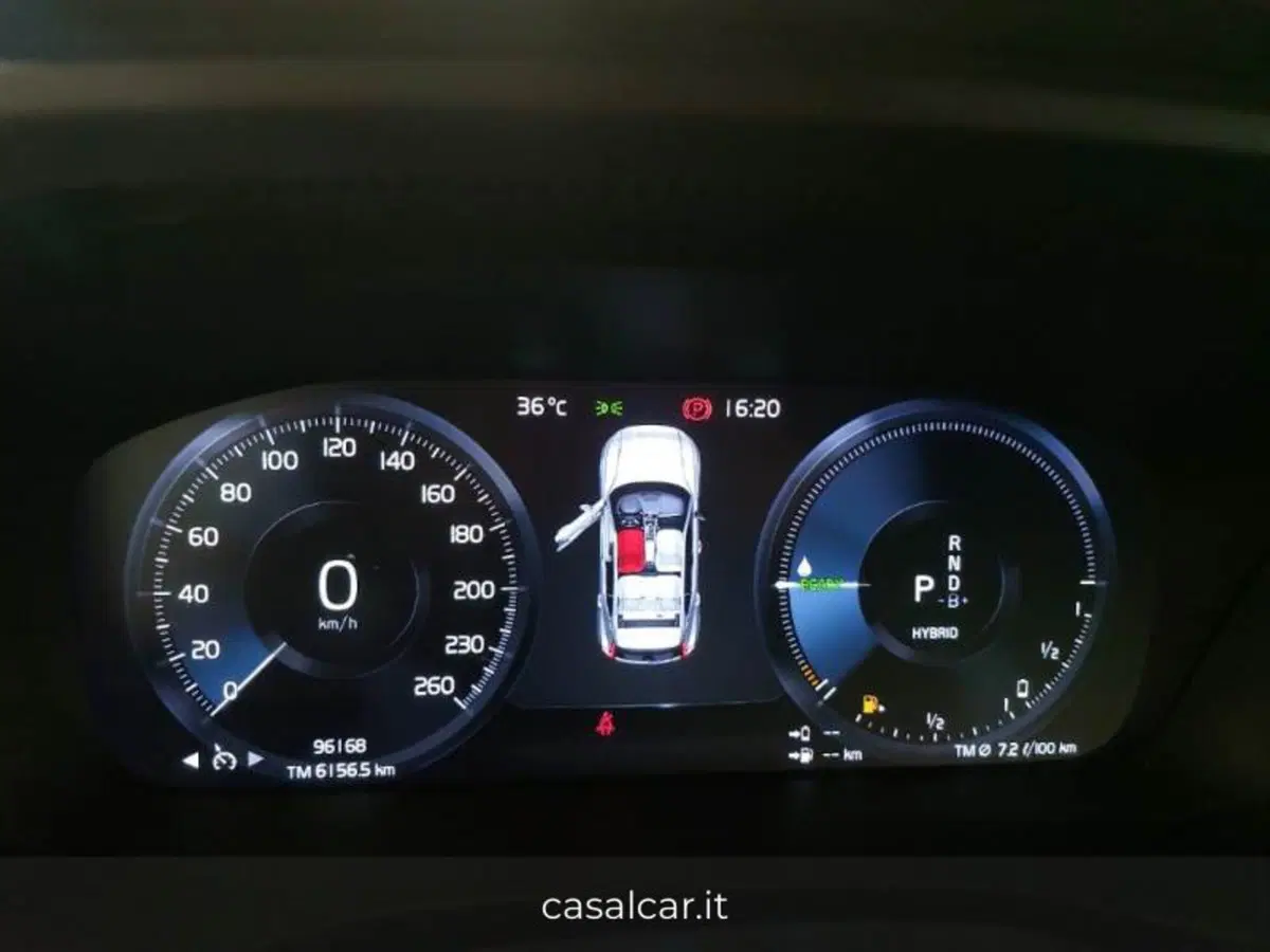 Volvo XC40 usata a Salerno (8)
