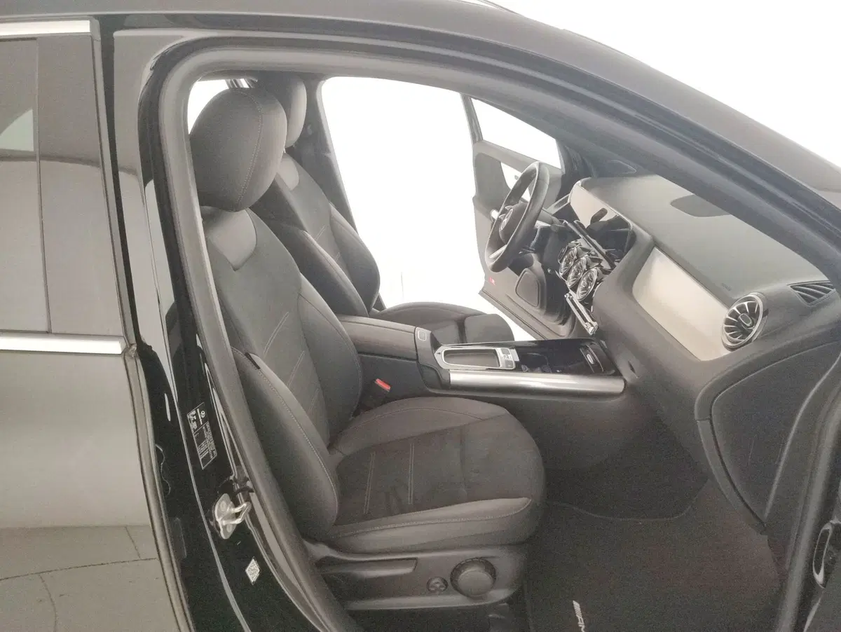Mercedes-Benz GLA SUV usata a Alessandria (9)