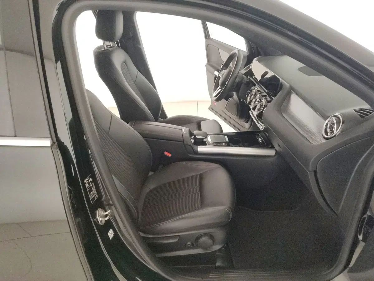 Mercedes-Benz GLA SUV usata a Alessandria (10)