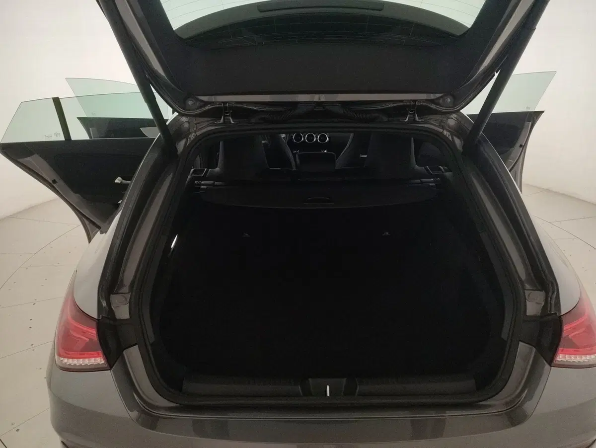 Mercedes-Benz CLA Shooting Brake usata  (11)