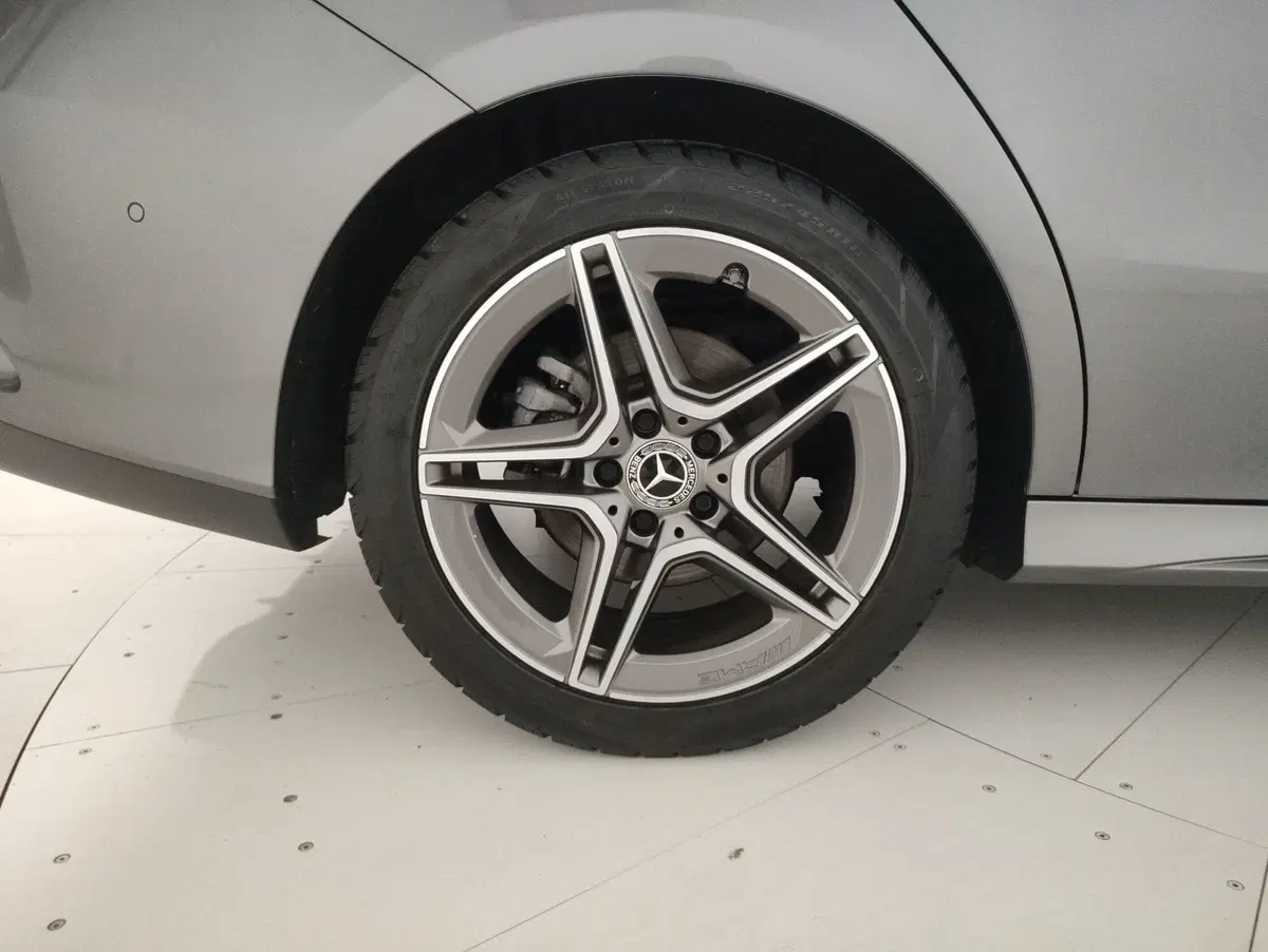 Mercedes-Benz CLA Shooting Brake usata  (14)