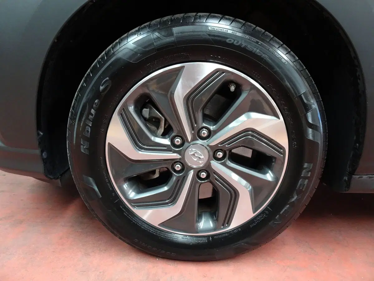 Hyundai Kona usata a Treviso (6)