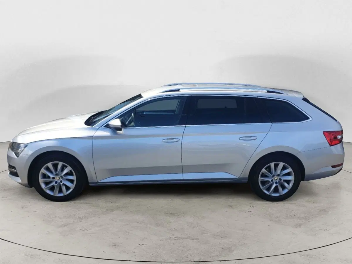 Skoda Superb Station Wagon usata a Ancona (2)