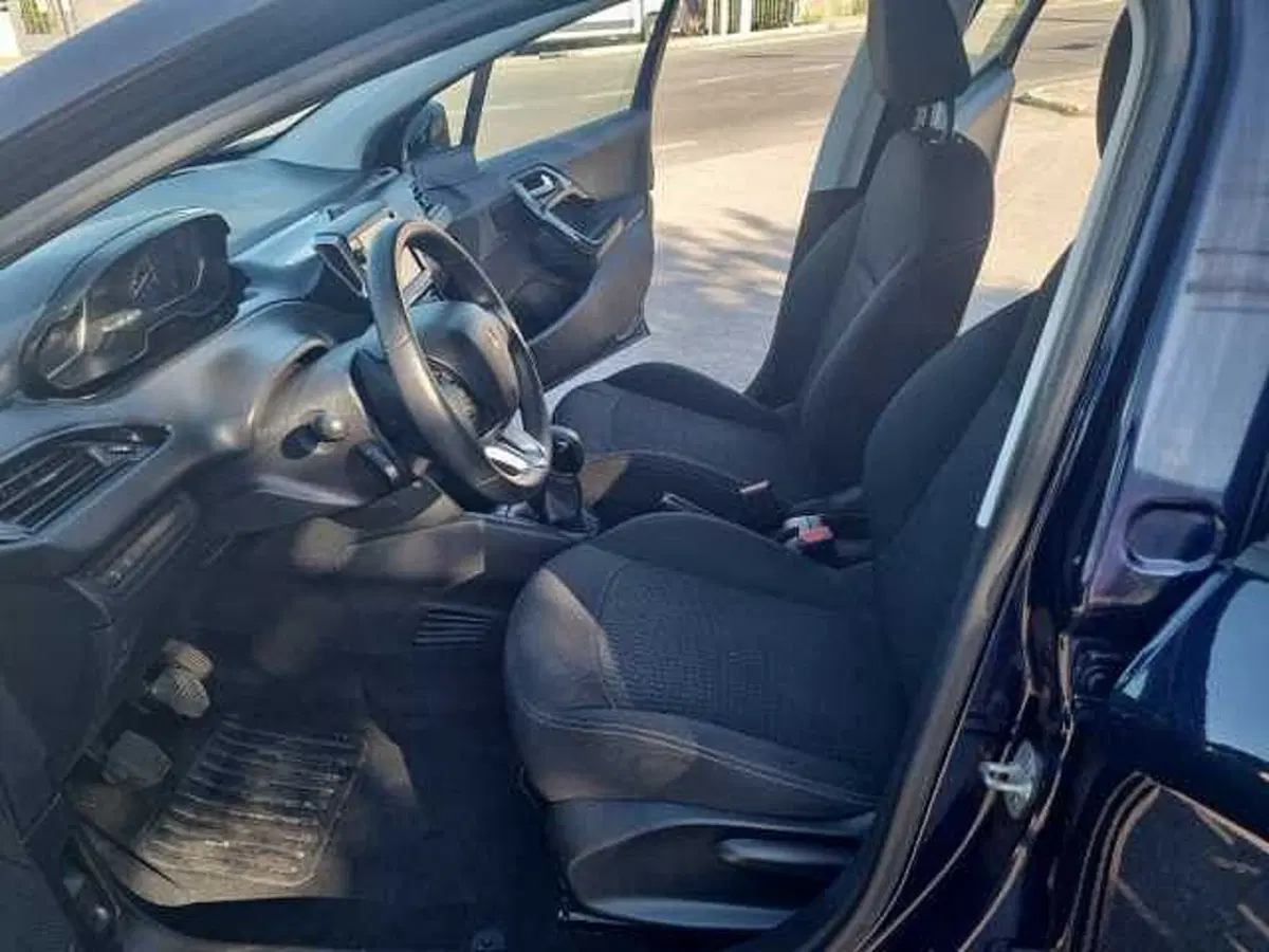 Peugeot 208 usata a Siena (16)