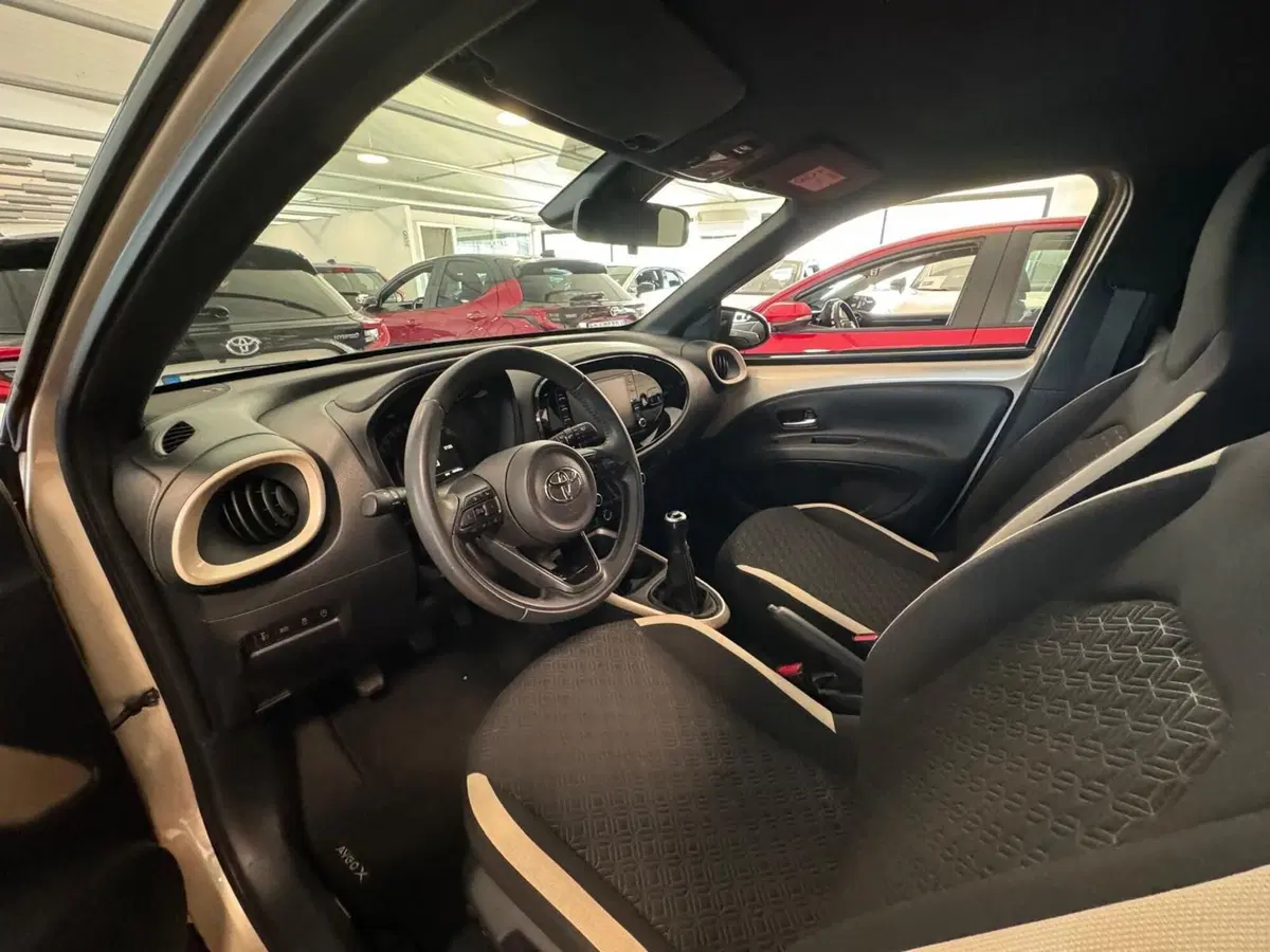 Toyota Aygo X usata a Modena (10)