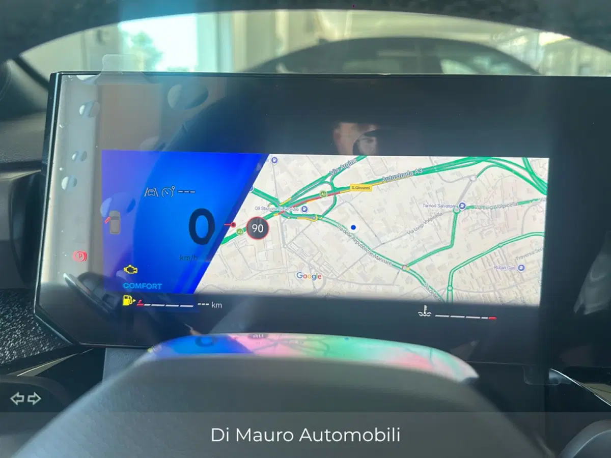 Renault Clio nuova a Napoli (17)