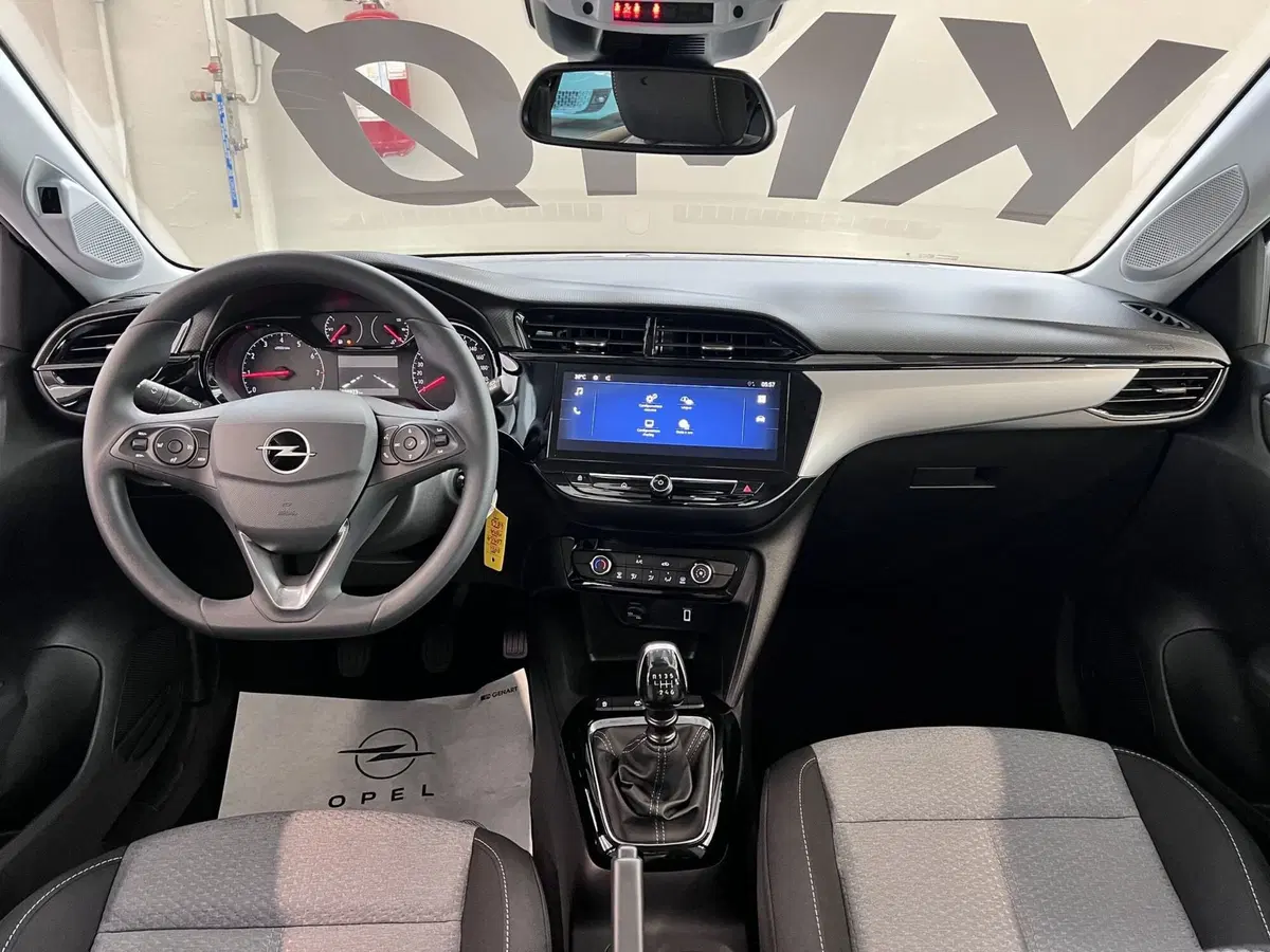 Opel Corsa nuova a Bari (18)