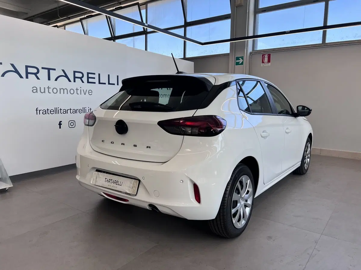 Opel Corsa nuova a Bari (7)