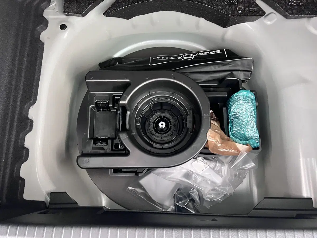 Opel Corsa nuova a Bari (10)