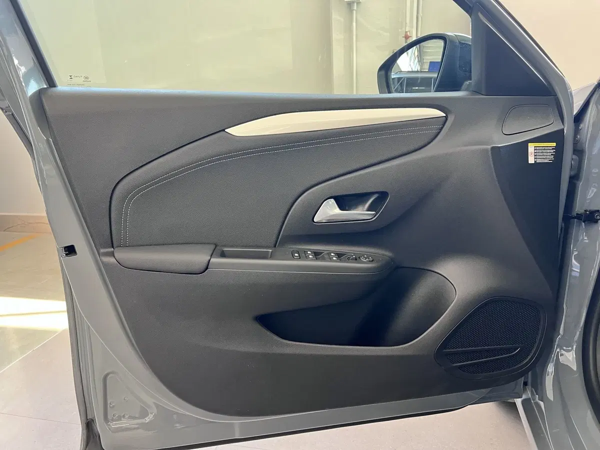 Opel Corsa nuova a Bari (11)