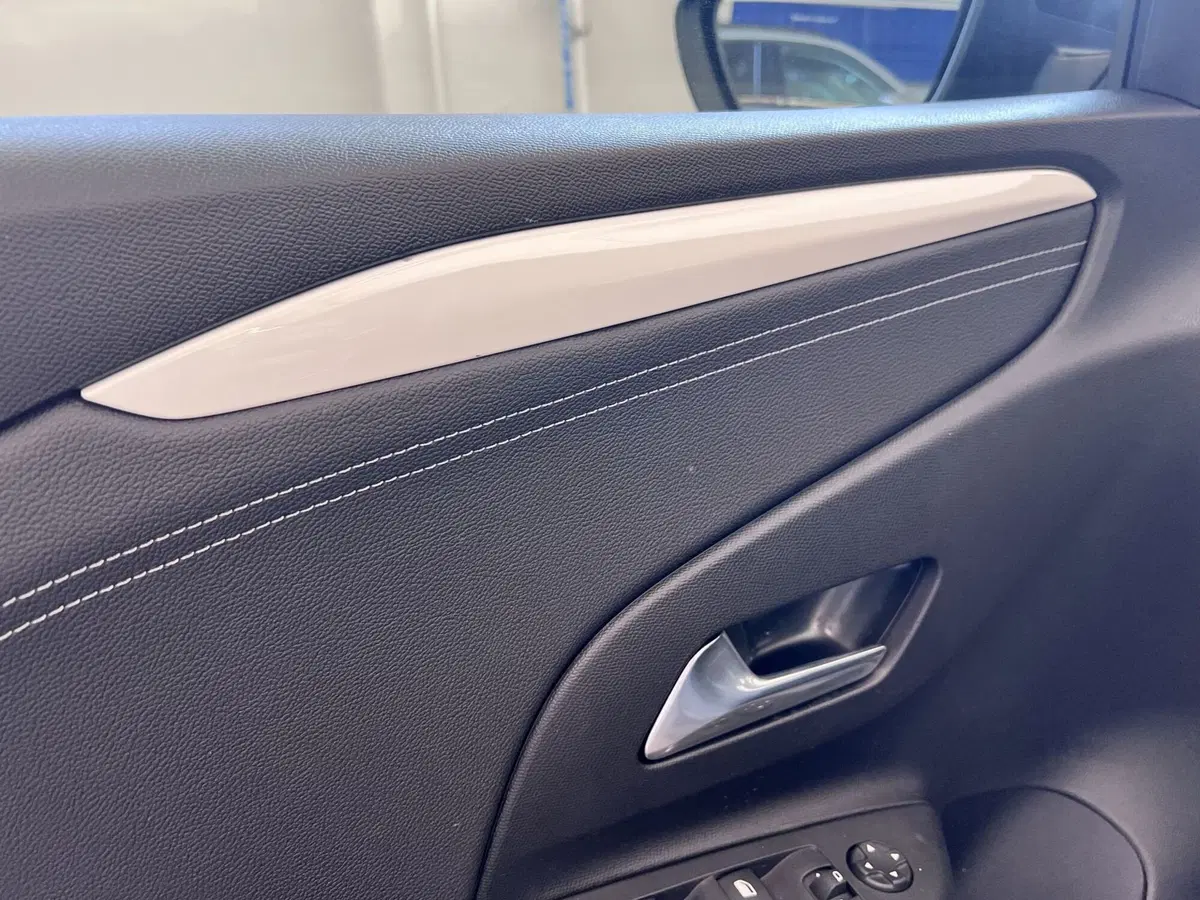 Opel Corsa nuova a Bari (12)