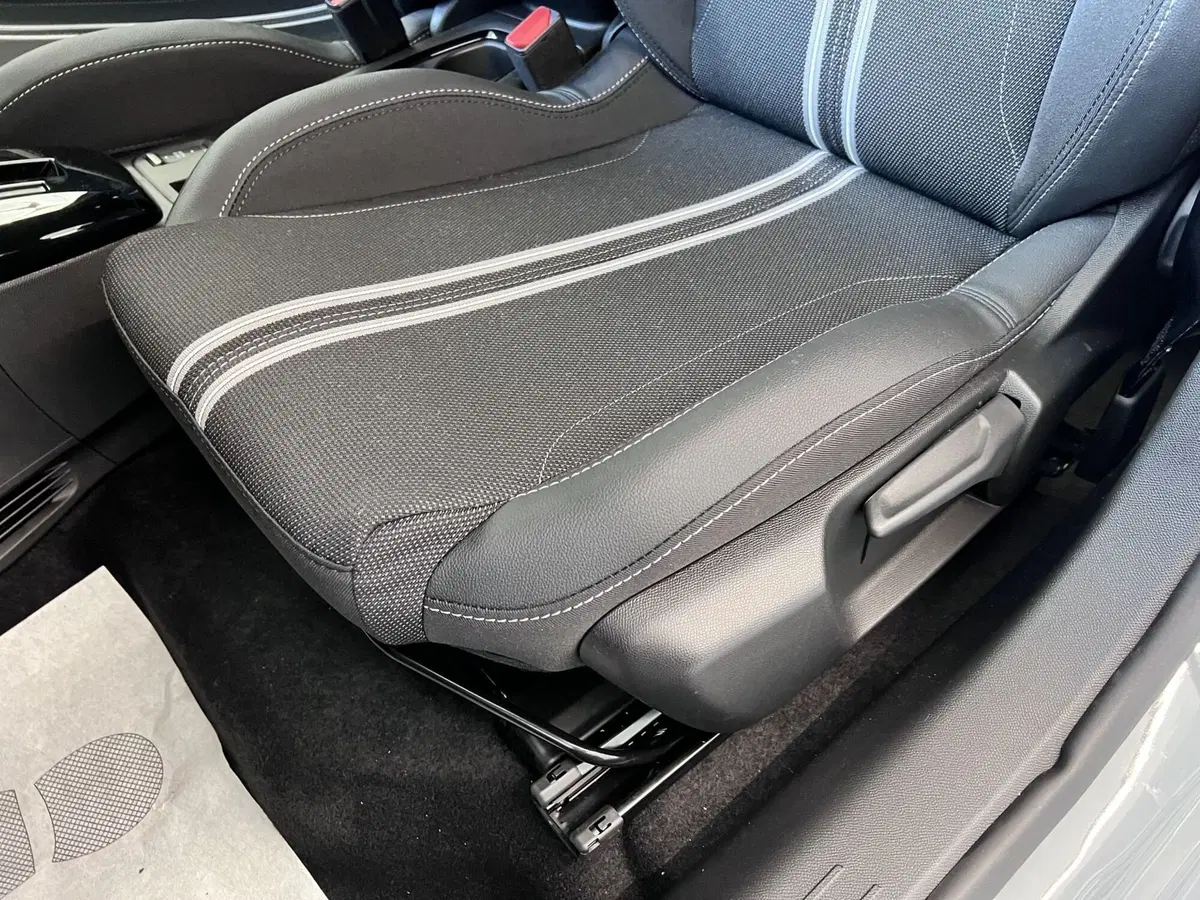 Opel Corsa nuova a Bari (16)