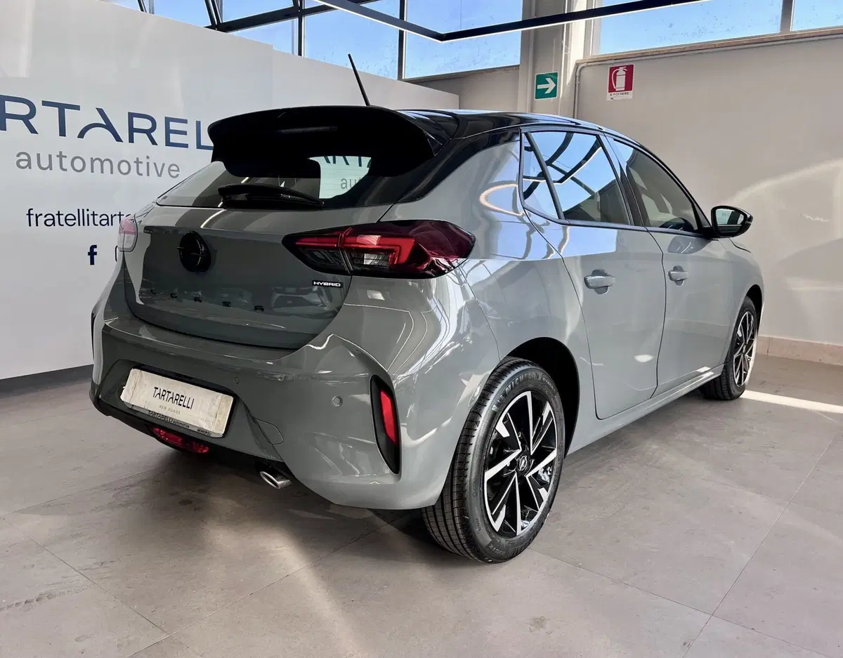 Opel Corsa nuova a Bari (8)