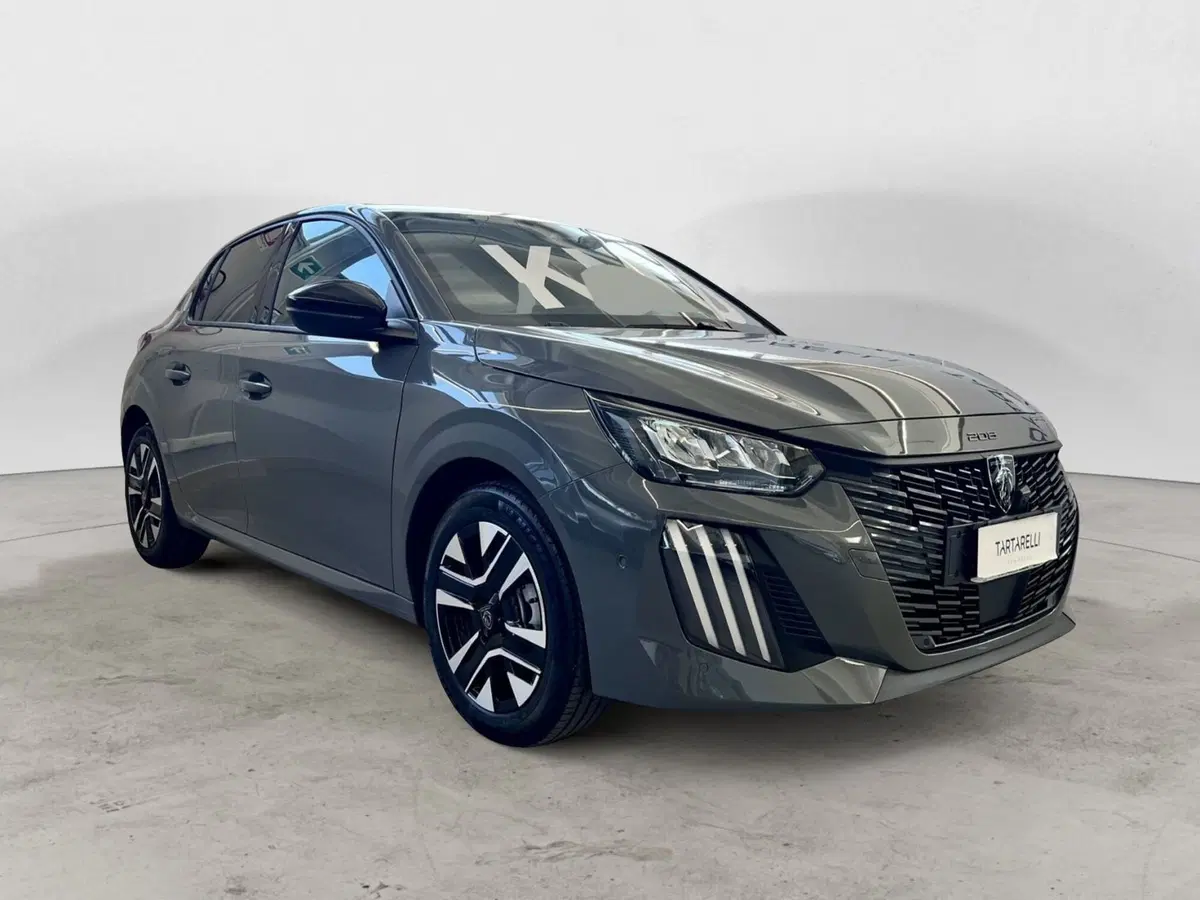 Peugeot 208 nuova a Bari