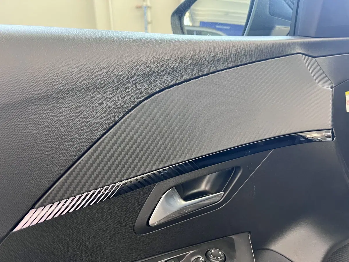 Peugeot 208 nuova a Bari (11)
