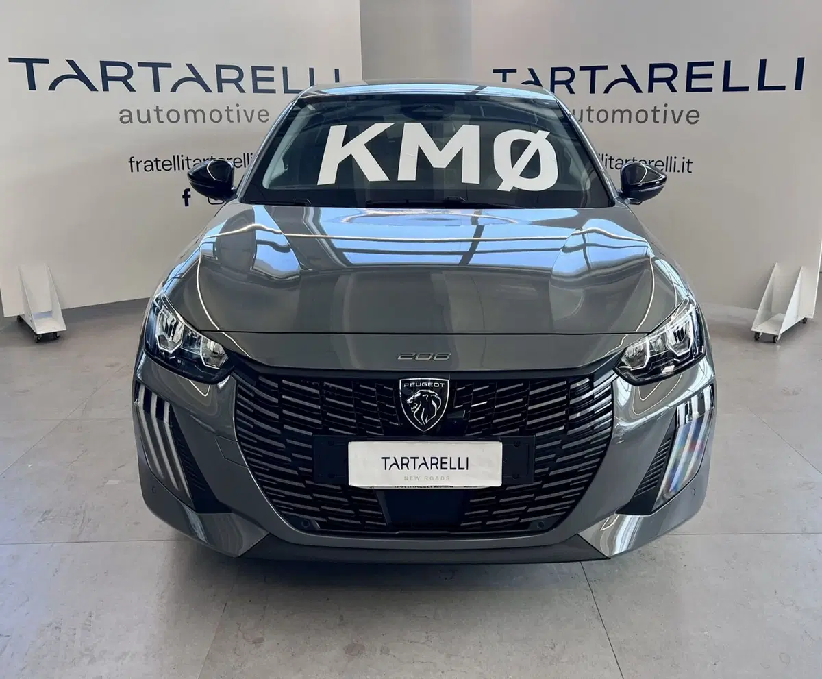 Peugeot 208 nuova a Bari (2)