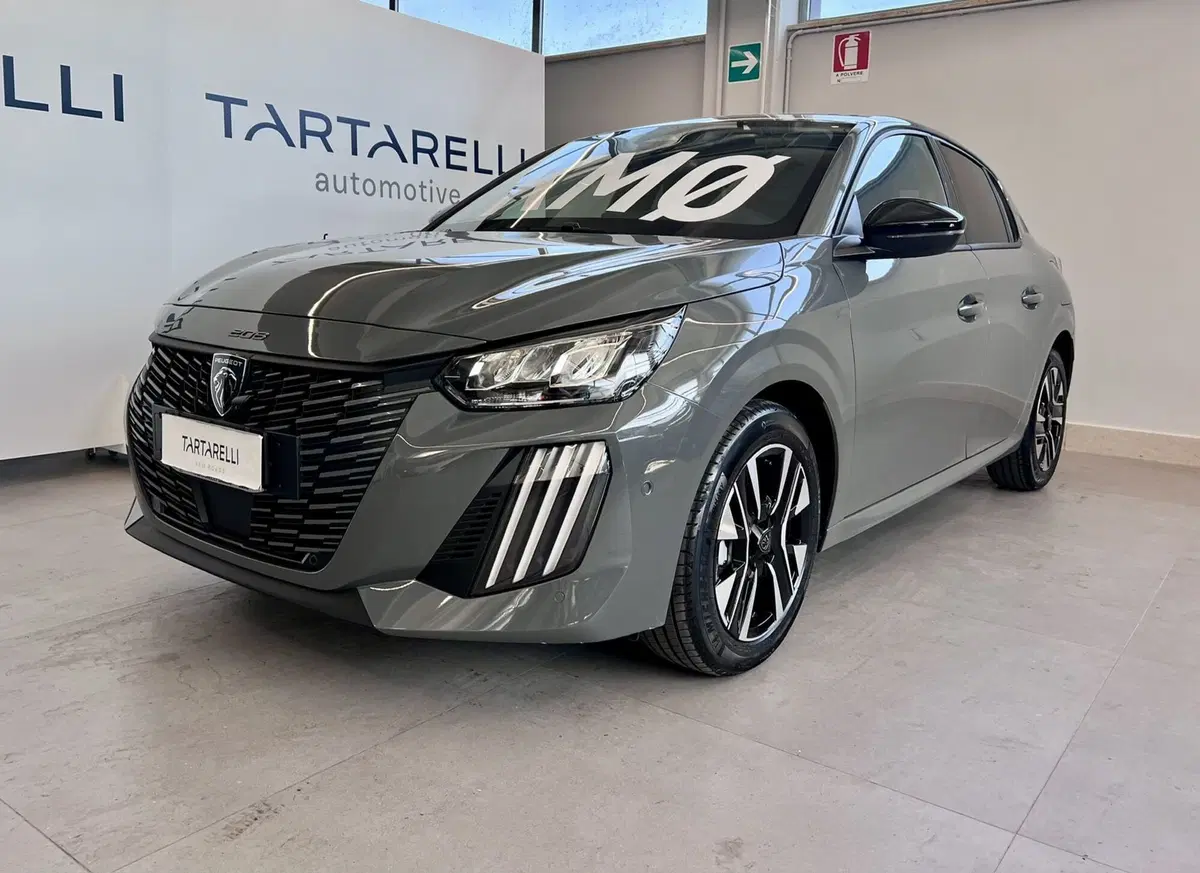 Peugeot 208 nuova a Bari (3)