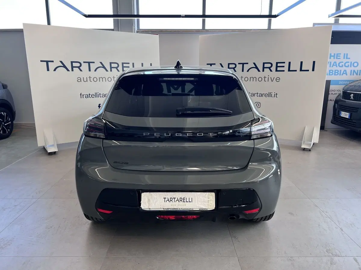Peugeot 208 nuova a Bari (6)
