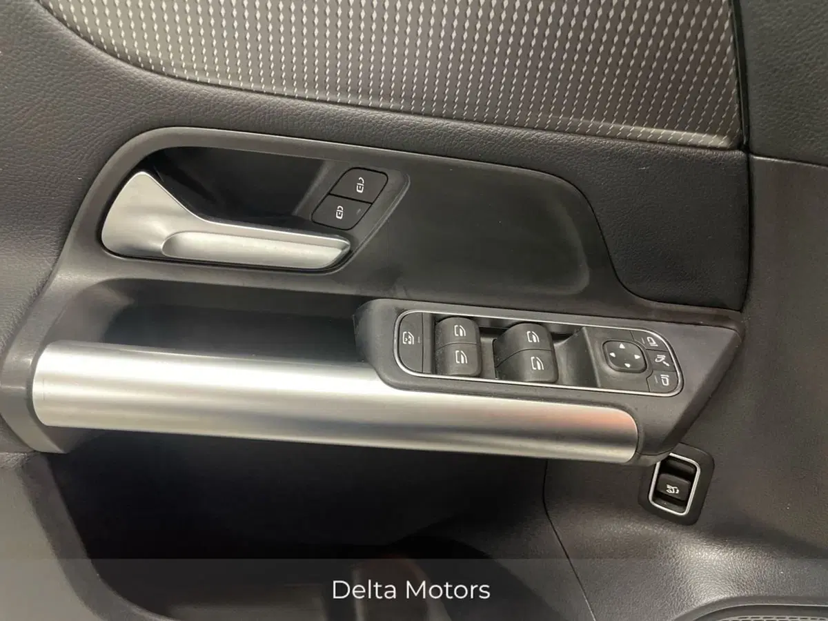 Mercedes-Benz GLA SUV usata a Macerata (17)