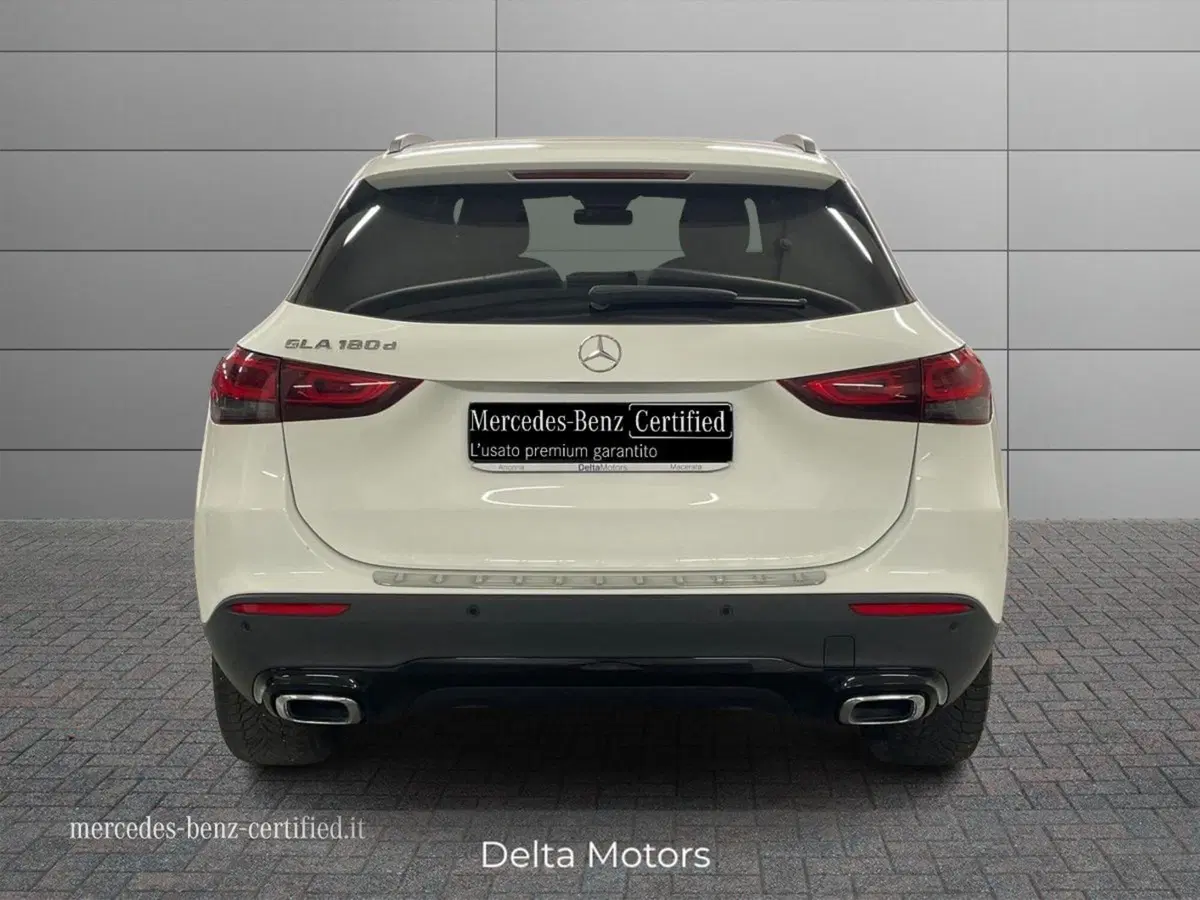 Mercedes-Benz GLA SUV usata a Macerata (4)