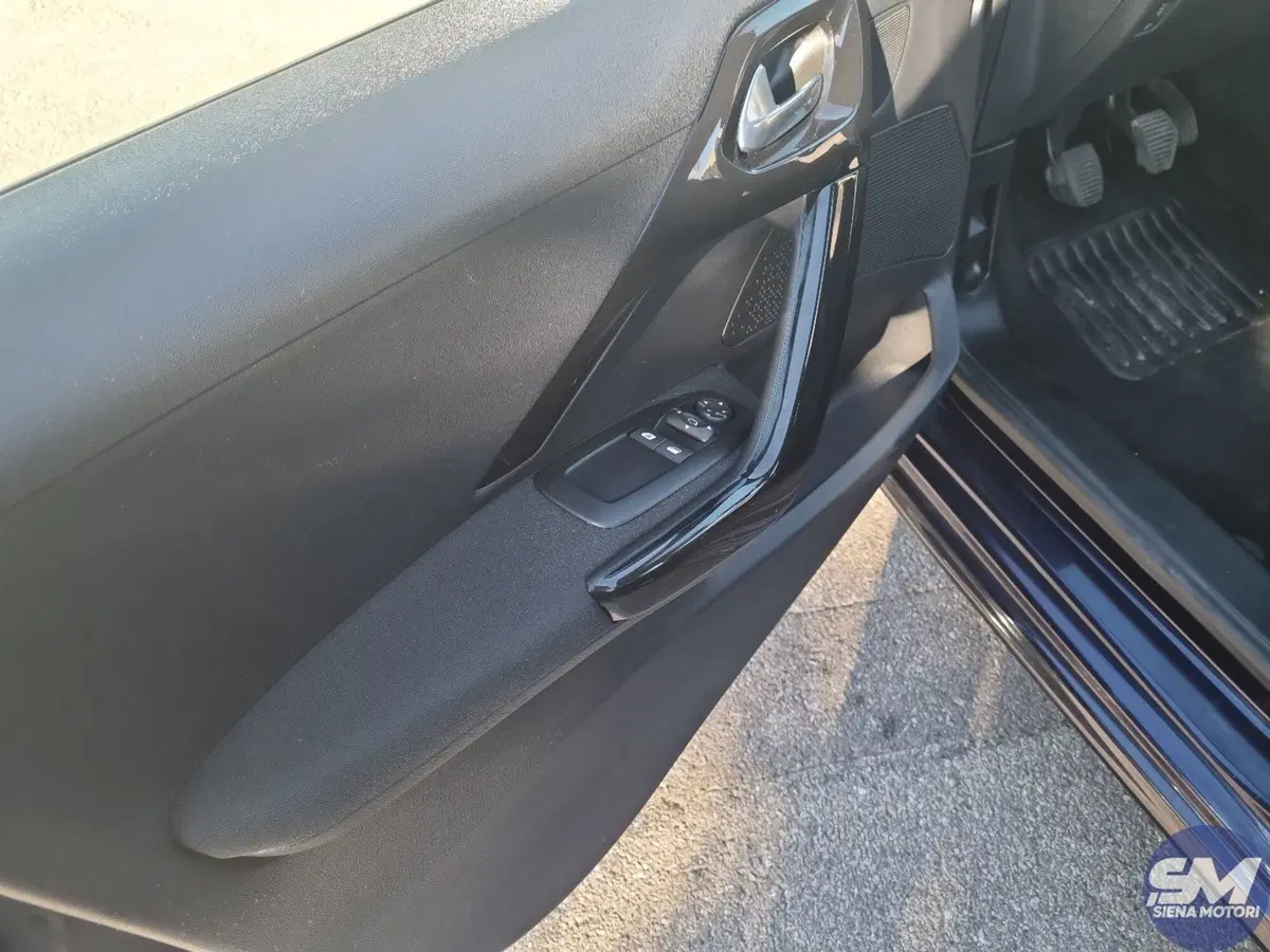 Peugeot 208 usata a Siena (15)