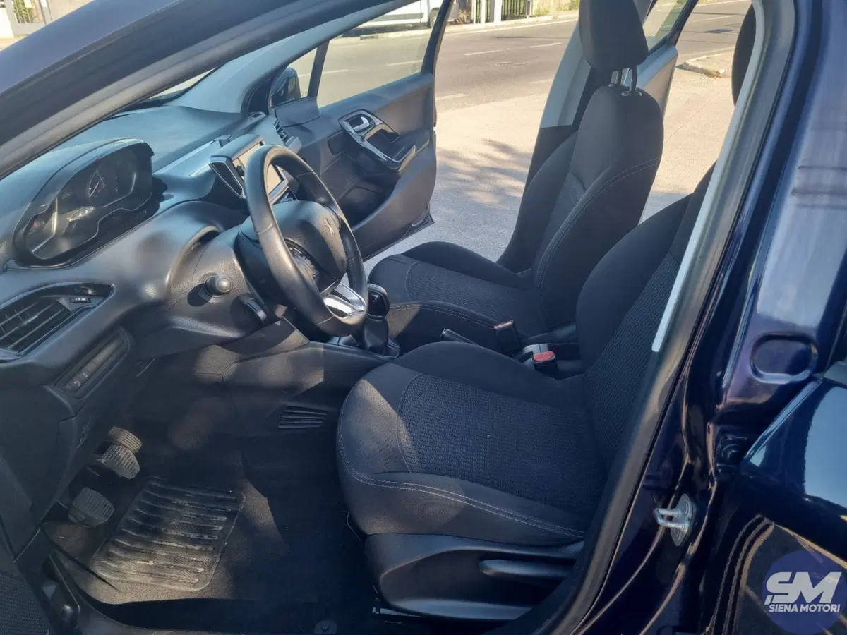 Peugeot 208 usata a Siena (16)