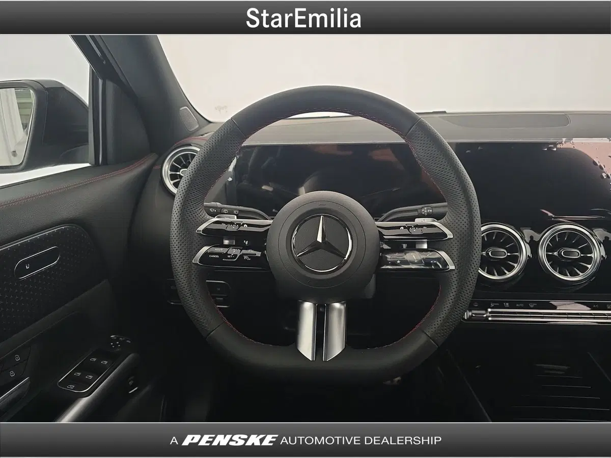 Mercedes-Benz EQA nuova a Ferrara (19)
