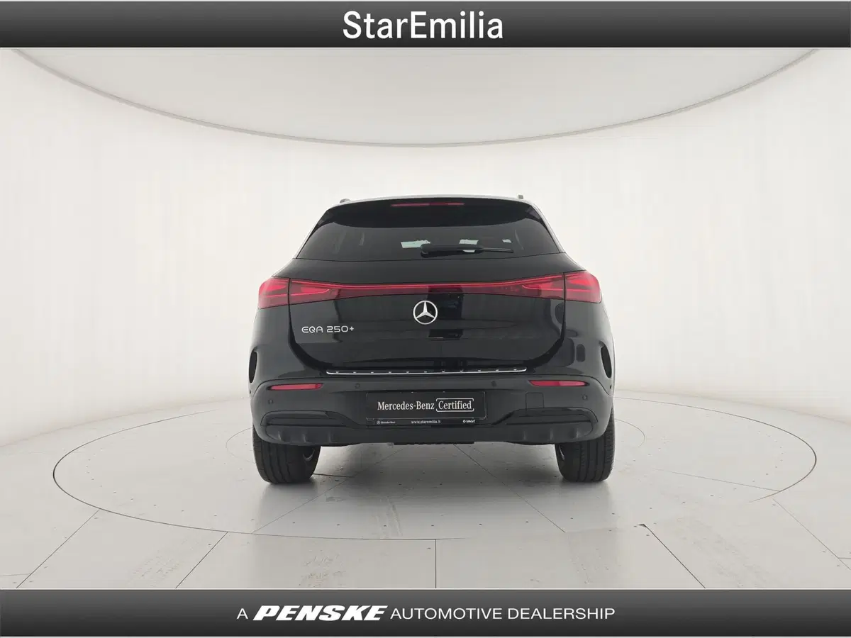 Mercedes-Benz EQA nuova a Ferrara (4)