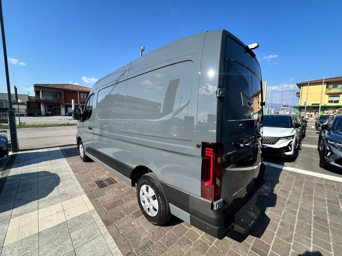 Renault Master Furgone nuova a Treviso (8)