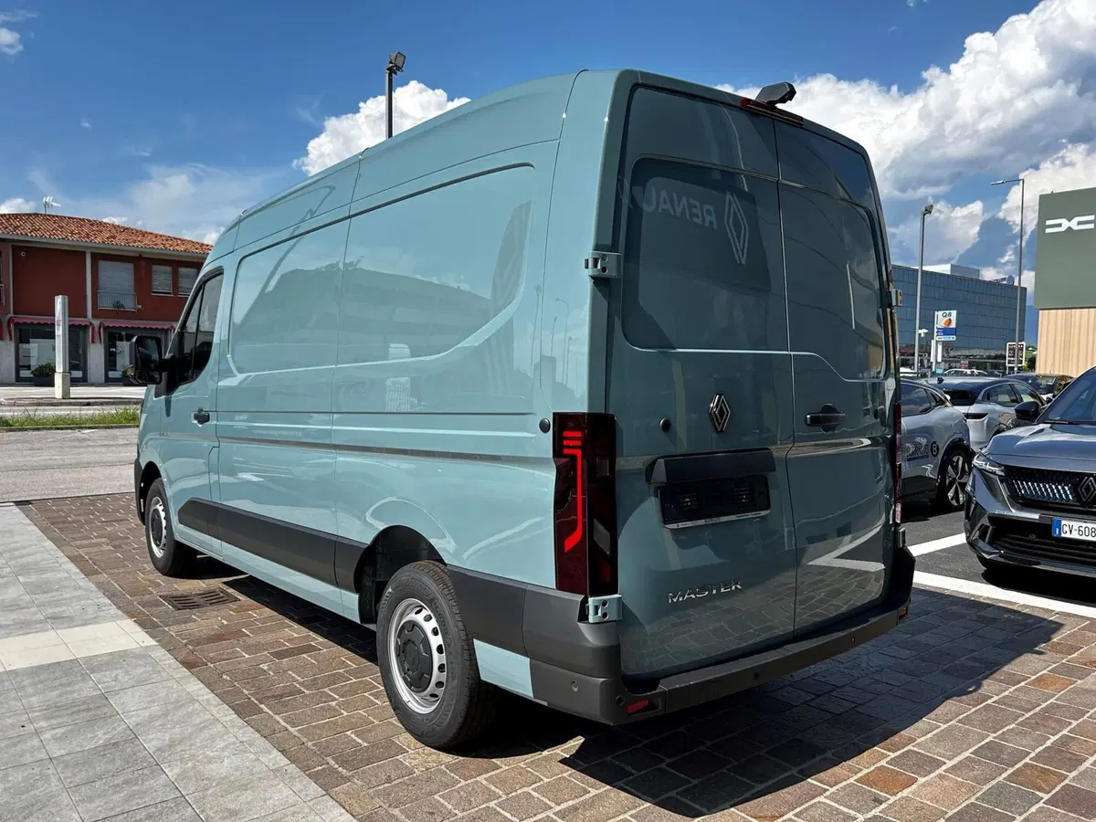 Renault Master Furgone nuova a Treviso (8)