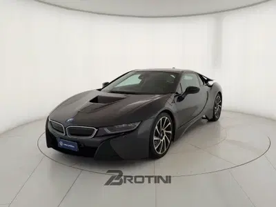 BMW i8 Coup&eacute; i8 del 2015 usata a Massa