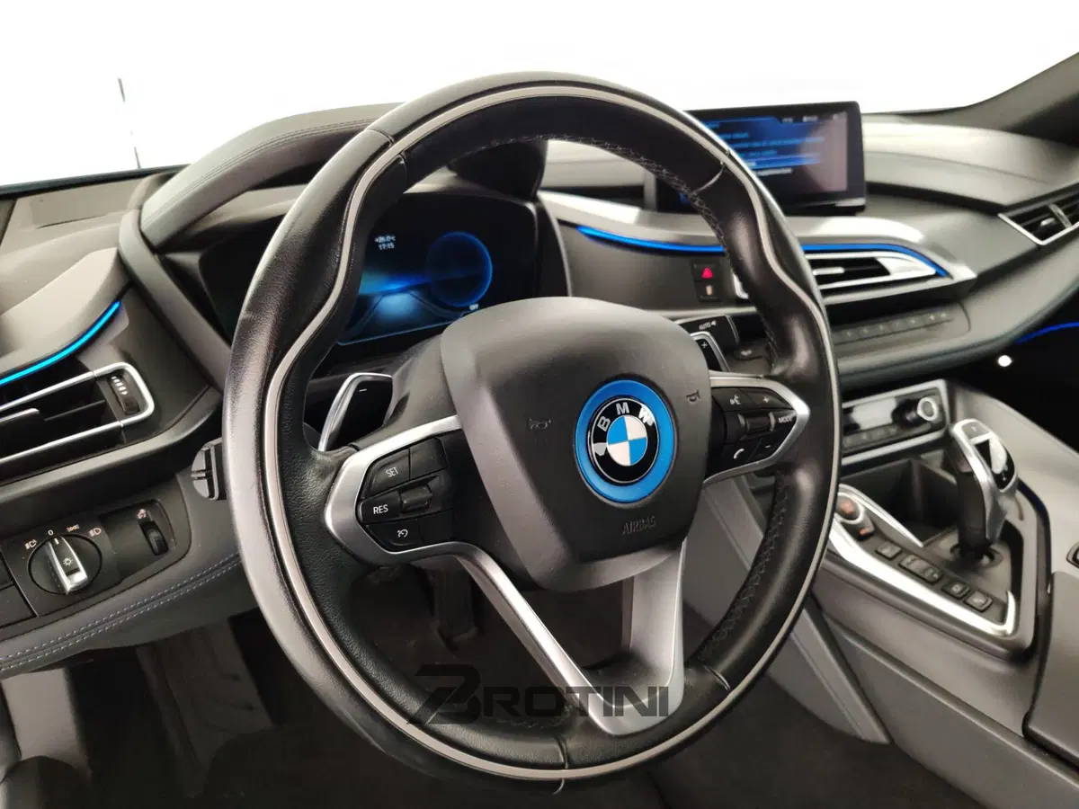 BMW i8 Coupé usata a Massa-Carrara (12)