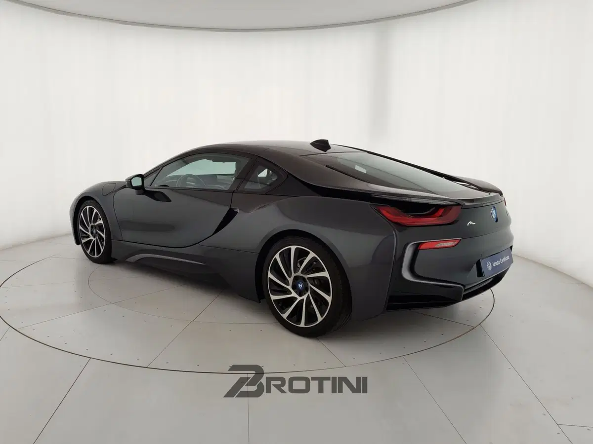 BMW i8 Coupé usata a Massa-Carrara (2)