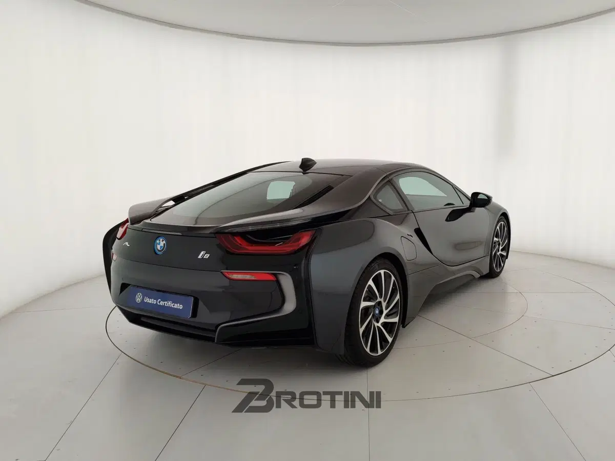 BMW i8 Coupé usata a Massa-Carrara (3)