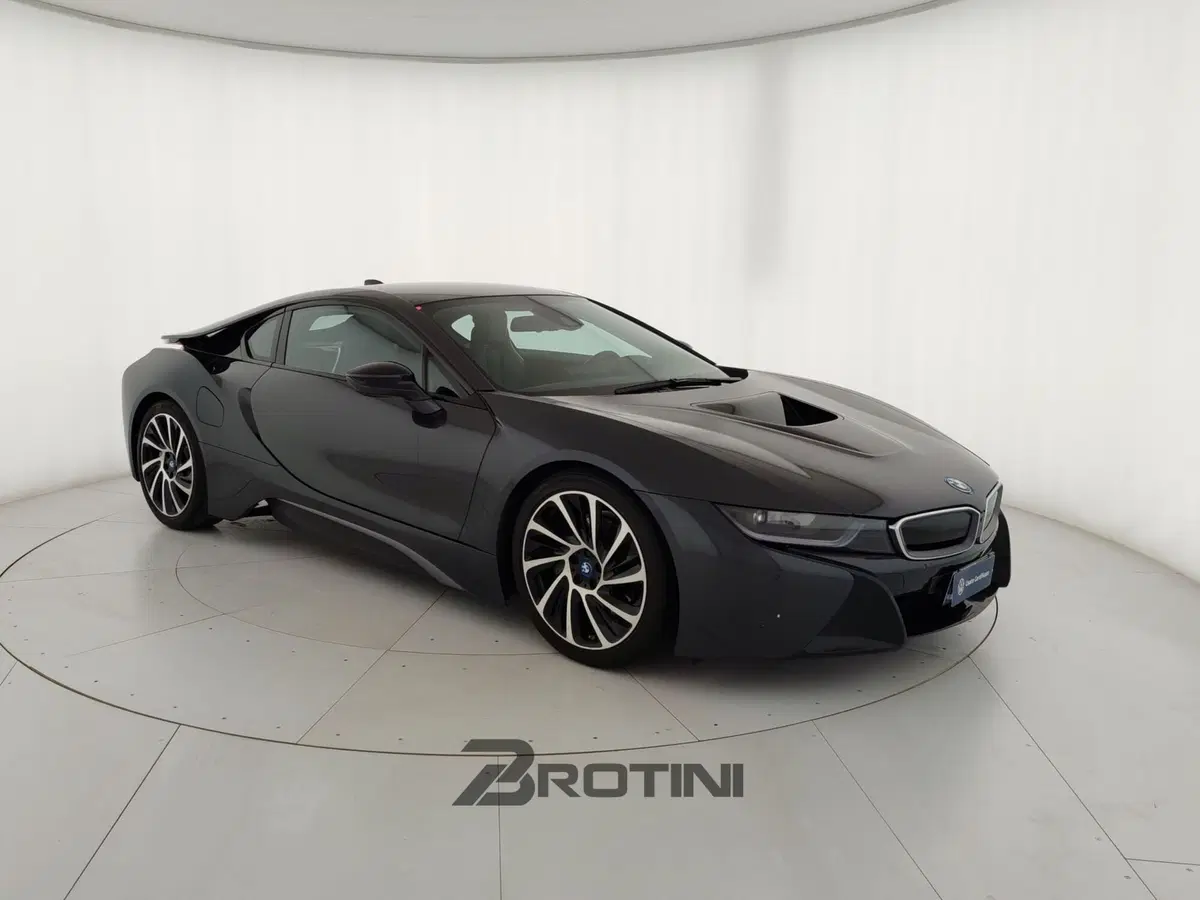BMW i8 Coupé usata a Massa-Carrara (4)