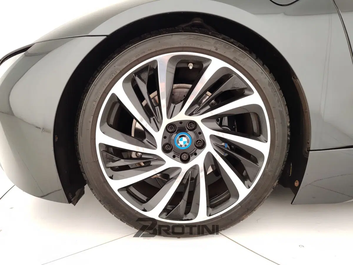 BMW i8 Coupé usata a Massa-Carrara (6)