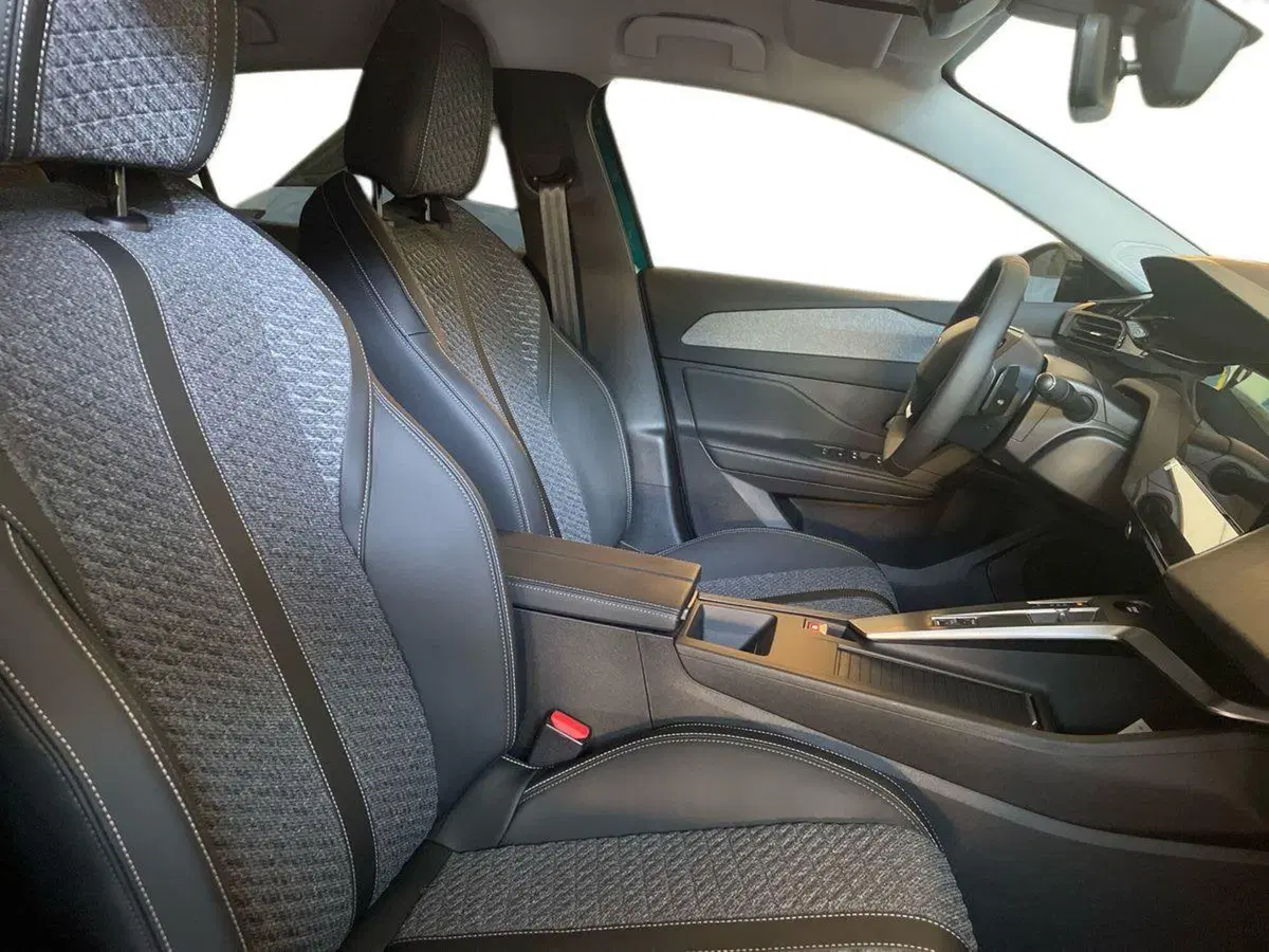 Peugeot 308 nuova a Salerno (16)