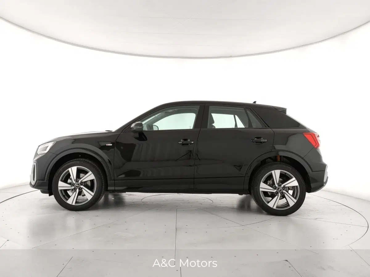 Audi Q2 nuova a Napoli (2)