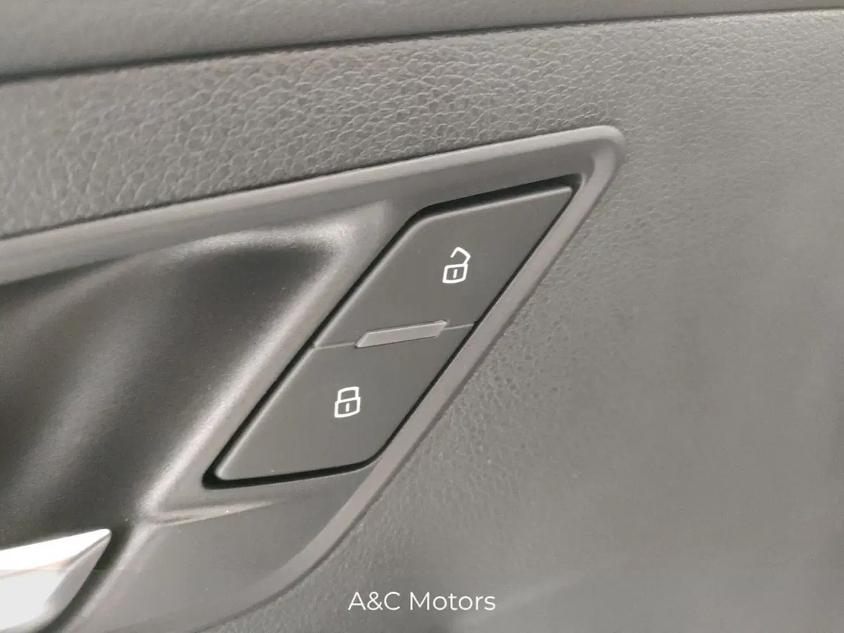 Audi Q2 nuova a Napoli (8)
