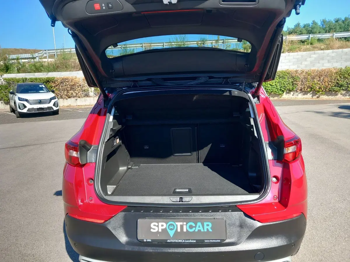 Opel Grandland X usata a Lucca (11)