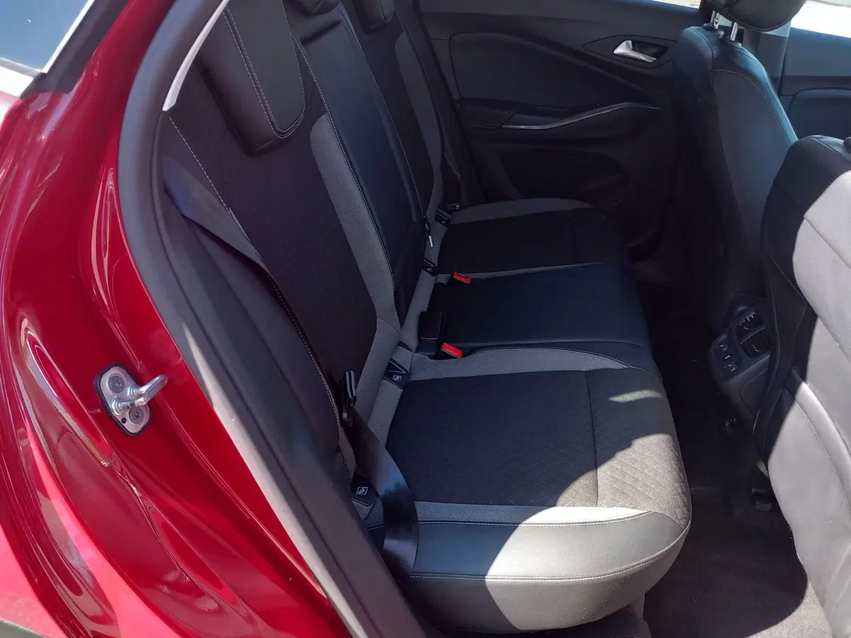 Opel Grandland X usata a Lucca (14)