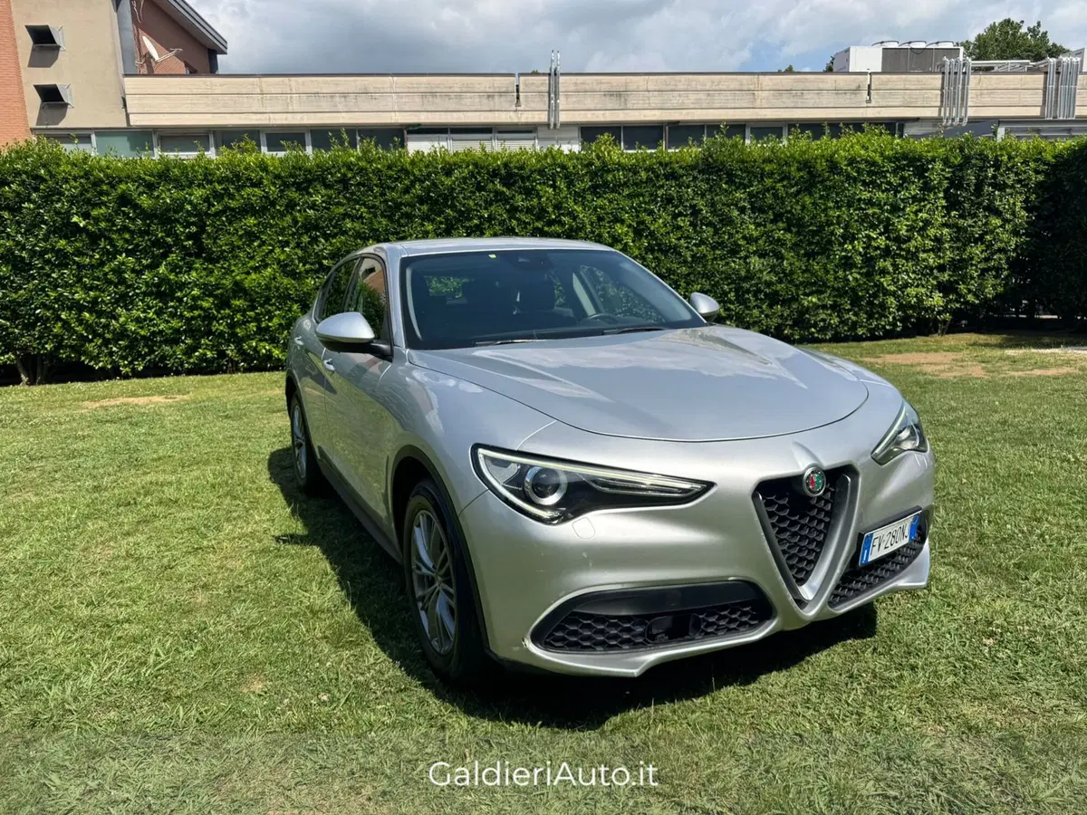 Alfa Romeo Stelvio usata a Salerno