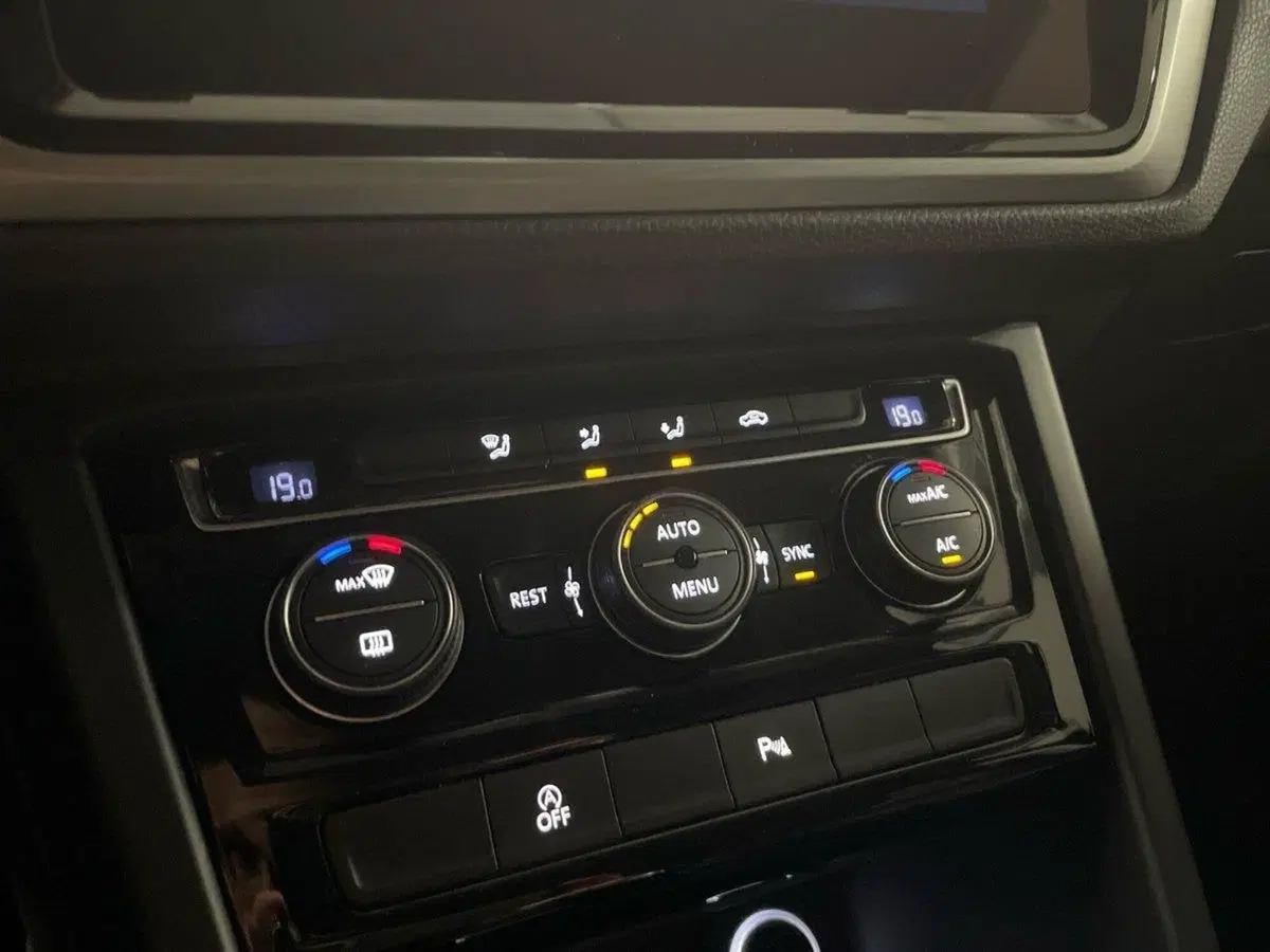 Volkswagen Touran usata a Prato (15)