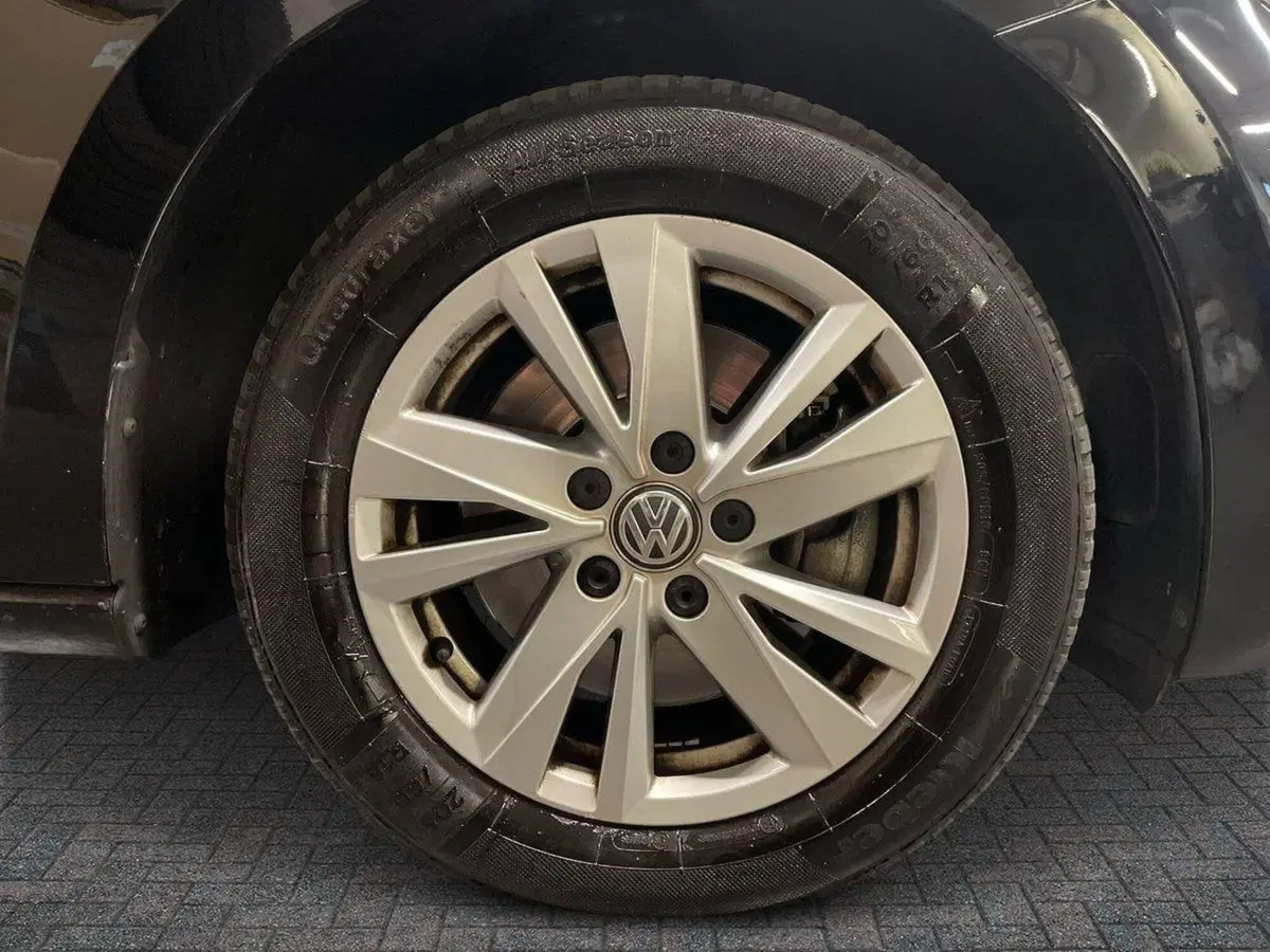 Volkswagen Touran usata a Prato (6)
