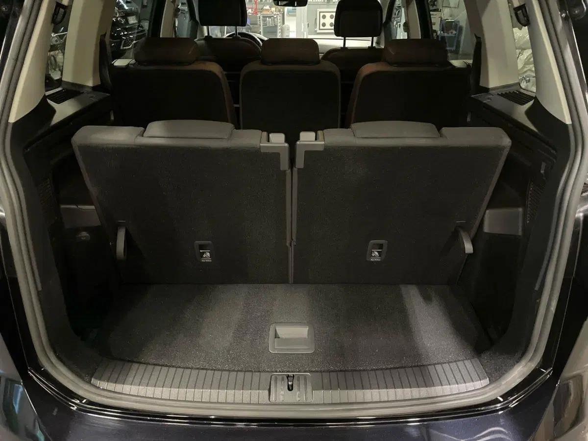 Volkswagen Touran usata a Prato (8)