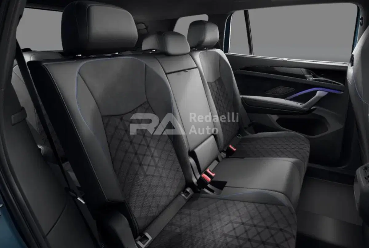 Volkswagen Tayron nuova a Lecco (9)