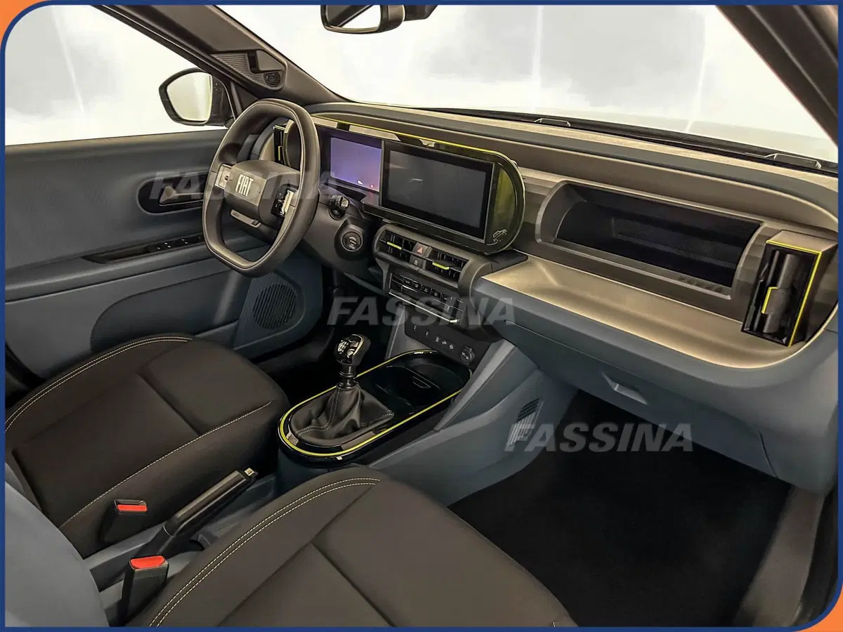 Fiat Grande Panda nuova a Milano (13)