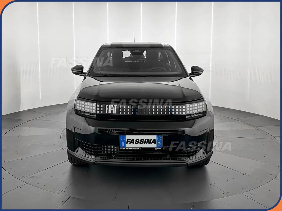 Fiat Grande Panda nuova a Milano (2)